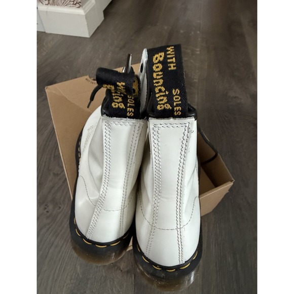 Doc Dr. Martens Women's Zavala Air Wair White Combat Leather Boots Size 8 - Picture 4 of 5